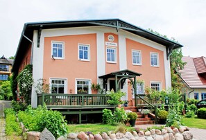 Unclassified image, 4 of 20, button - Vacation apartment Sonnenblume with lake view and terrace - Appartementhaus zur (Sellin)