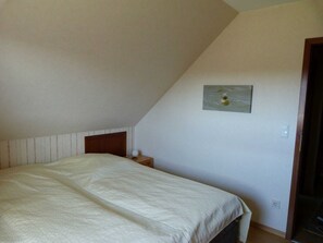 2 bedrooms, travel cot, WiFi - Vacation home Haus Fasanenwiese - Haus Fasanenwiese (Friedrichskoog)