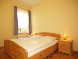 Unclassified image, 5 of 15, button