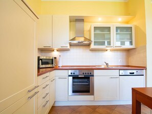 Unclassified image, 3 of 15, button