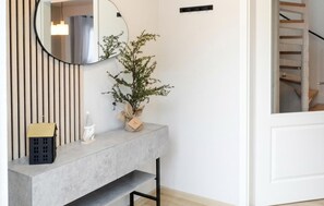 Unclassified image, 5 of 30, button