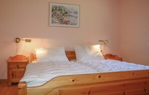 5 Schlafzimmer, Reisekinderbett, Bettwäsche