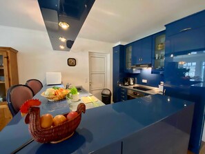 Køleskab, mikrobølgeovn, ovn, opvaskemaskine