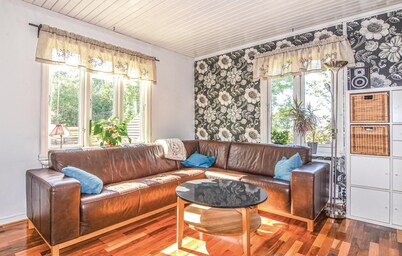 4 bedroom nice home in Sollebrunn