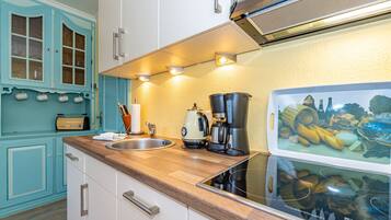 Kühlschrank, Mikrowelle, Geschirrspüler