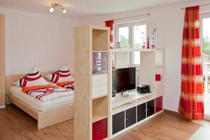 1 bedroom, travel cot, WiFi, bed sheets