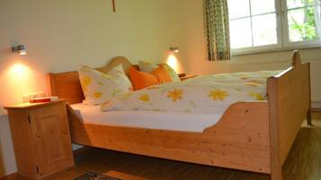 1 bedroom, travel crib, WiFi, bed sheets