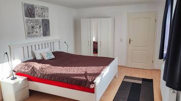 1 Schlafzimmer, Reisekinderbett, WLAN, Bettwäsche