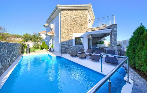 Beautiful home in Krk