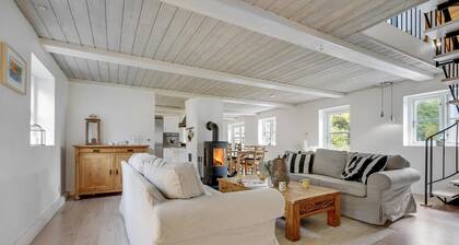 6 bedroom pet friendly home in Vejby