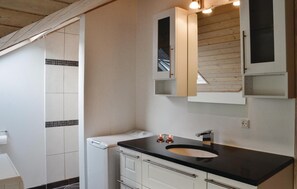 Frigorifero, piano cottura, lavastoviglie, macchina per tè/caffè