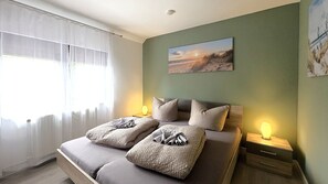 2 bedrooms, WiFi, bed sheets