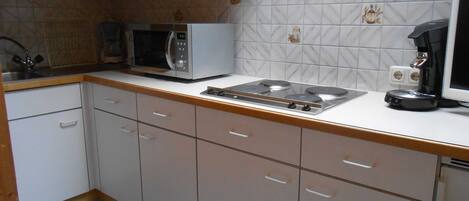 Refrigerador, microondas, horno y tostadora