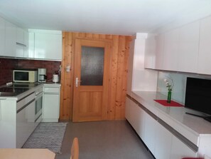 Refrigerador, microondas, horno y tostadora 