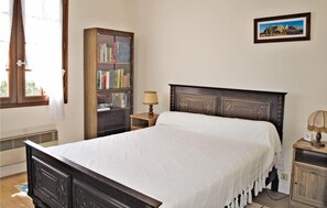 3 Schlafzimmer, Reisekinderbett