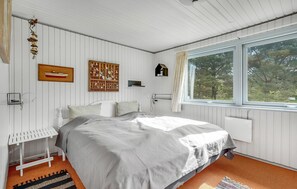 4 bedrooms, free WiFi