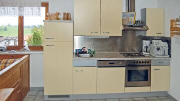 Kühlschrank, Herdplatte, Geschirrspüler