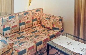 Fernseher, Kamin, DVD-Player