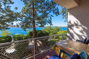 Outdoor dining - Holiday apartment in the first row to the sea (Jadranovo)