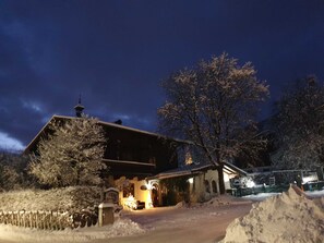 Unclassified image, 3 of 64, button