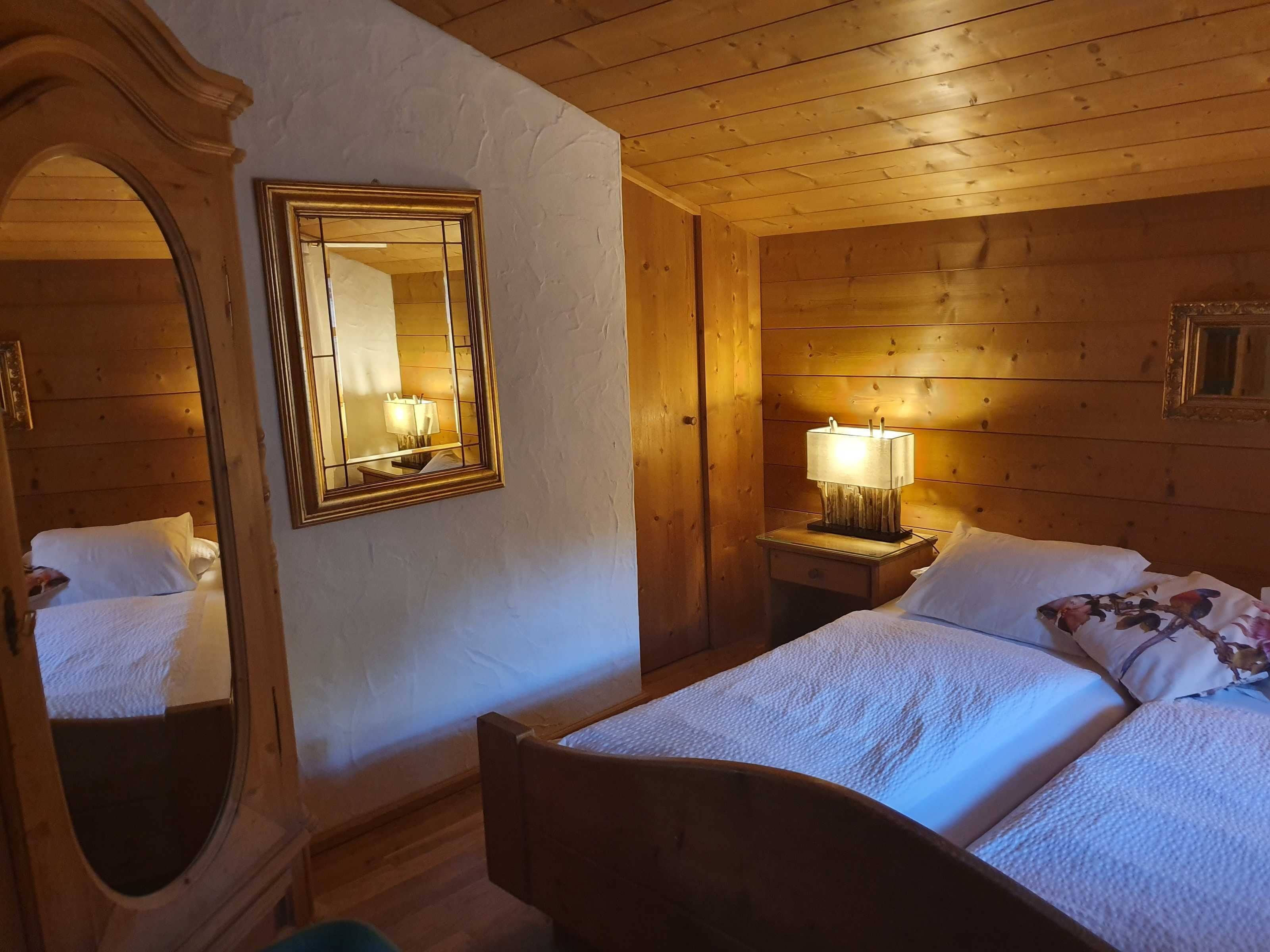 2 Schlafzimmer, Zimmersafe, Bügeleisen/Bügelbrett, WLAN