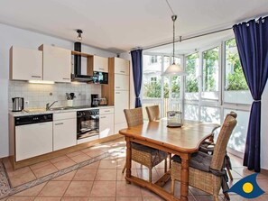 Unclassified image, 2 of 14, button