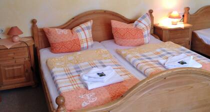 6 - "Up'n Hoff", Germany