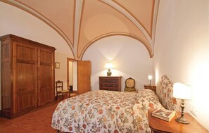 1 camera, culla da viaggio, Wi-Fi gratuito, lenzuola