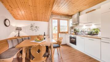 Kühlschrank, Herdplatte, Geschirrspüler