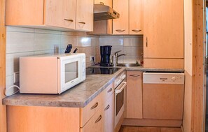 Kühlschrank, Herdplatte, Geschirrspüler