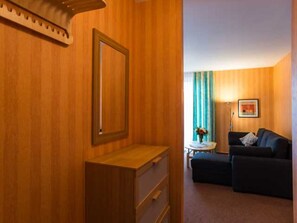 Interior - One-room apartment type S4 on the first floor - c) Strandstraße 24 (Karlshagen)