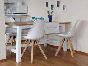 Unclassified image, 5 of 9, button - (207) 2-room apartment - Appartementhaus Strandstr. 16 (Kühlungsborn)