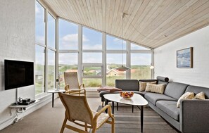 Televisio, takka, DVD-soitin