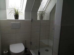 Unclassified image, 3 of 9, button - Double room 05 (H) - guest house & beach hall (Ahrenshoop)