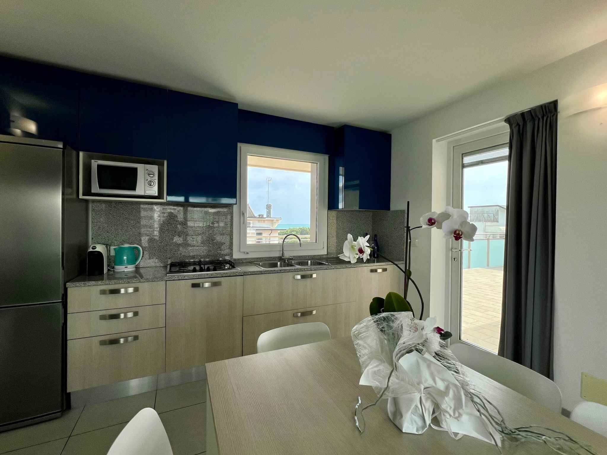 Kühlschrank, Mikrowelle, Geschirrspüler