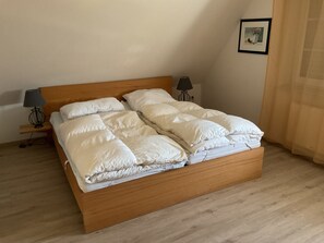 3 Schlafzimmer, Reisekinderbett, WLAN