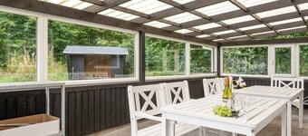 Amazing home in Oksbøl with sauna