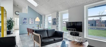 4 bedroom lovely home in Oksbøl