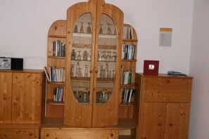 Unclassified image, 5 of 12, button - Peper, 2-room apartment, above - Peper, Ute (Neustadt in Holstein)