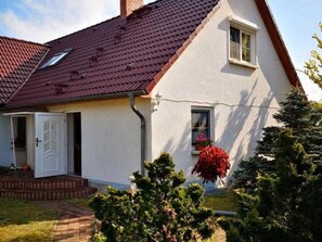 Unclassified image, 5 of 21, button