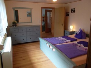 2 bedrooms, travel cot, WiFi, bed sheets - Vacation apartment Röwer, Germany (Lärz)