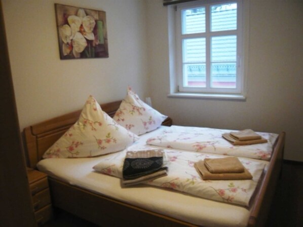 2 bedrooms, WiFi, bed sheets