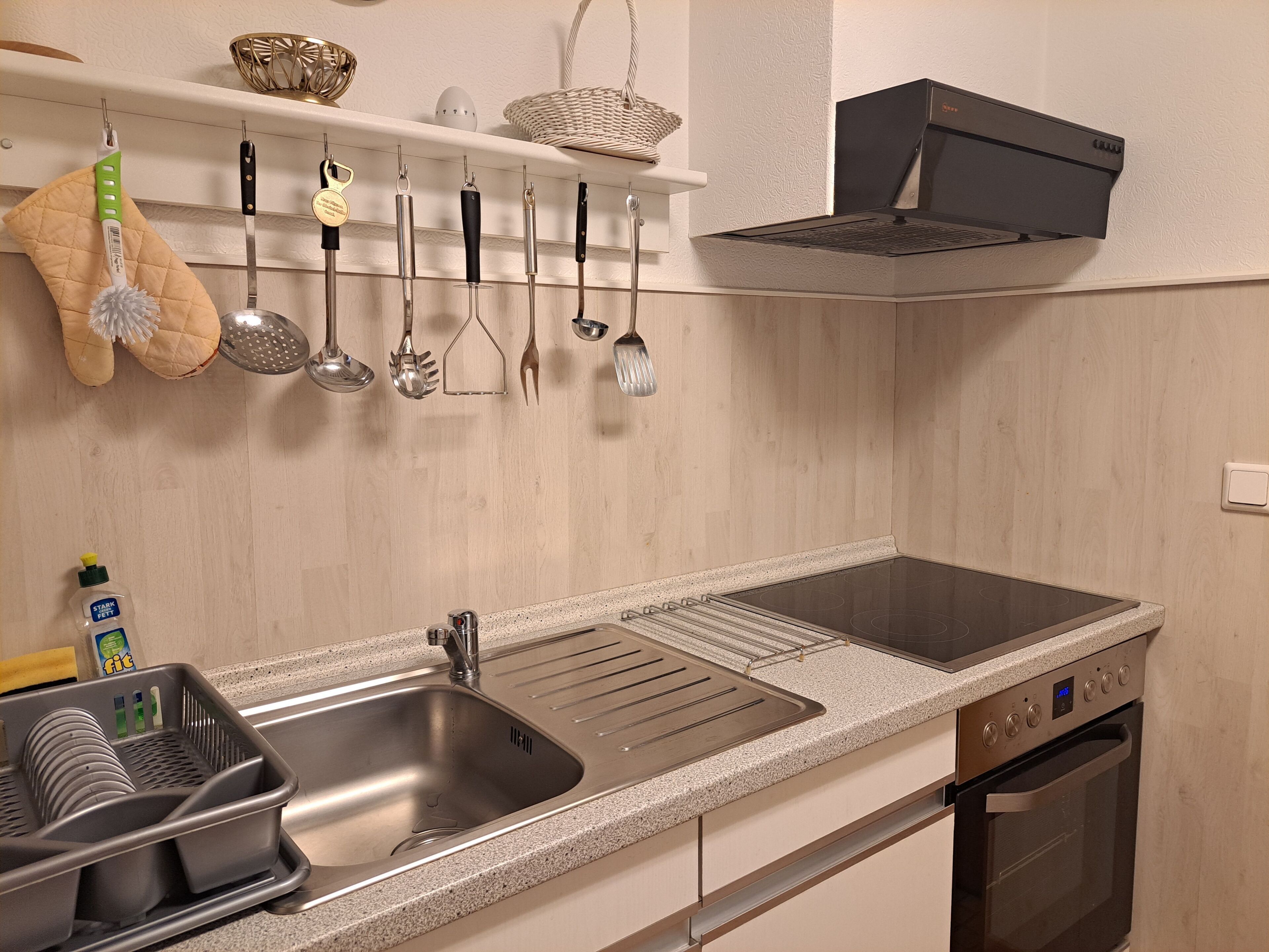 雪櫃、微波爐、焗爐、咖啡機/沖茶器