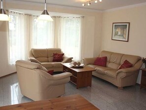 TV - Apartment 1 (ground floor) - Landhaus Storchenblick **** WE-20160 (Putbus)