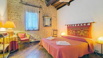 4 chambres, lit parapluie, Wi-Fi gratuit, draps fournis