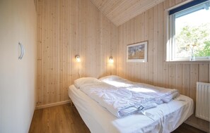 6 bedrooms, travel cot, free WiFi