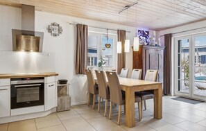 Kühlschrank, Mikrowelle, Herdplatte, Geschirrspüler