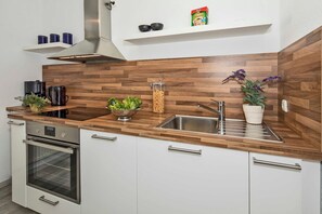 Fridge, microwave, oven, dishwasher