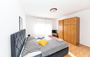 2 bedrooms, free WiFi, bed sheets