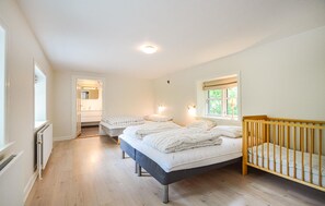 5 عدّة غرف نوم وسرير سفر وواي فاي مجانًا